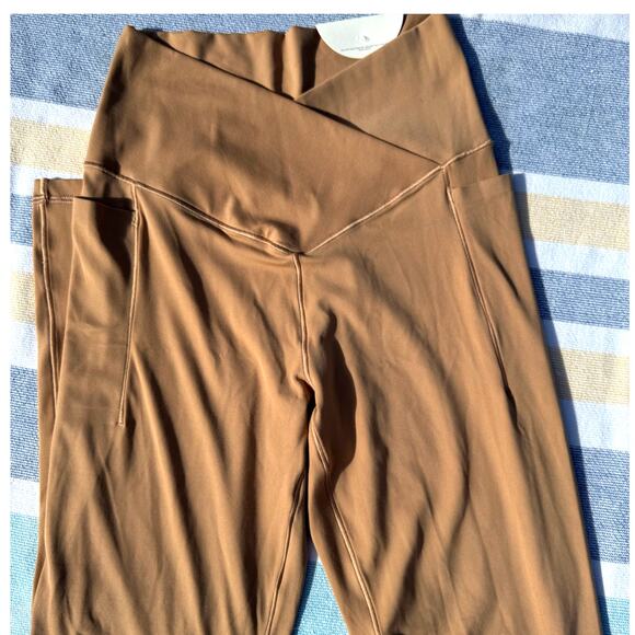 NWT, Aerie Offline Real Me Xtra Leggings with Pockets, Sz M - Picture 3 of 7